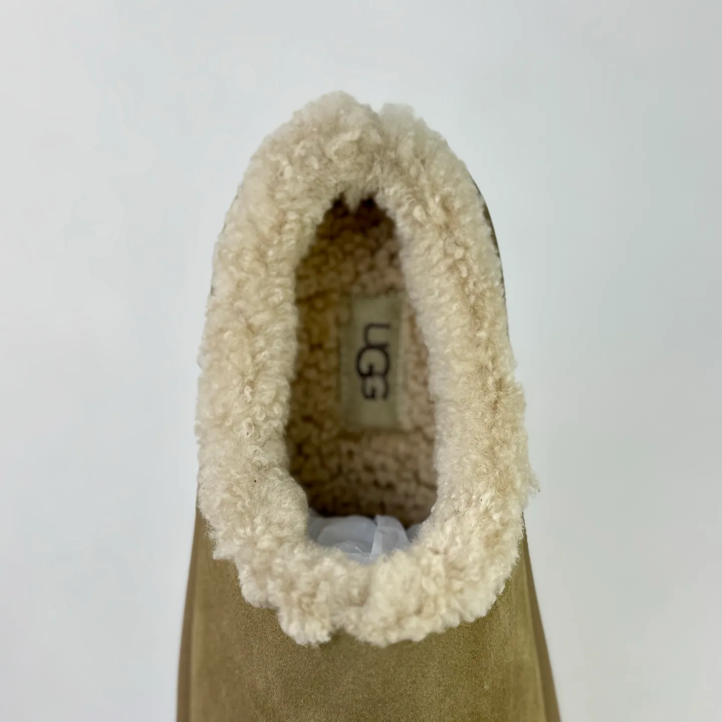 Wanding‼ ️Thick-soled Little Potato 💰480 Xiaohongshu’s popular UGG Little Potato UGG Muller Slippers #All shoes are made of ZP same factory Longfeng A-grade Australian imported sheepskin brand OEM production line fully follows the ZP process flow OEM original pattern maker Adheres to the principle of no original shoes and no development selection Pay attention to every detail The most authentic version on the market Size: 35 36 37 38 39 40